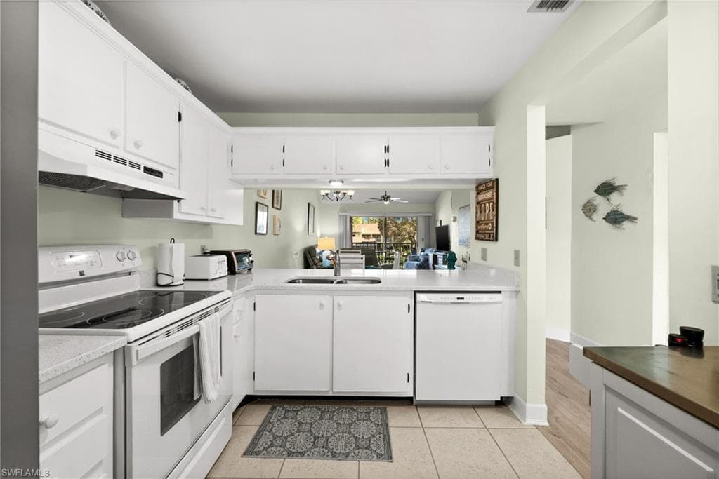 2714 Kings Lake BLVD 202 NAPLES, FL 34112