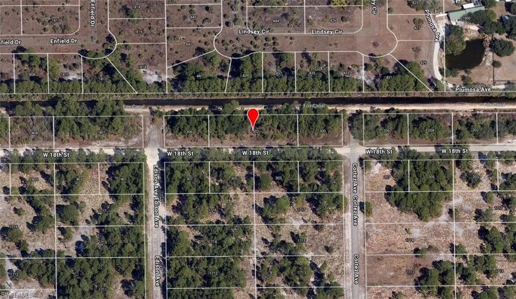 302 18th ST LEHIGH ACRES, FL 33972