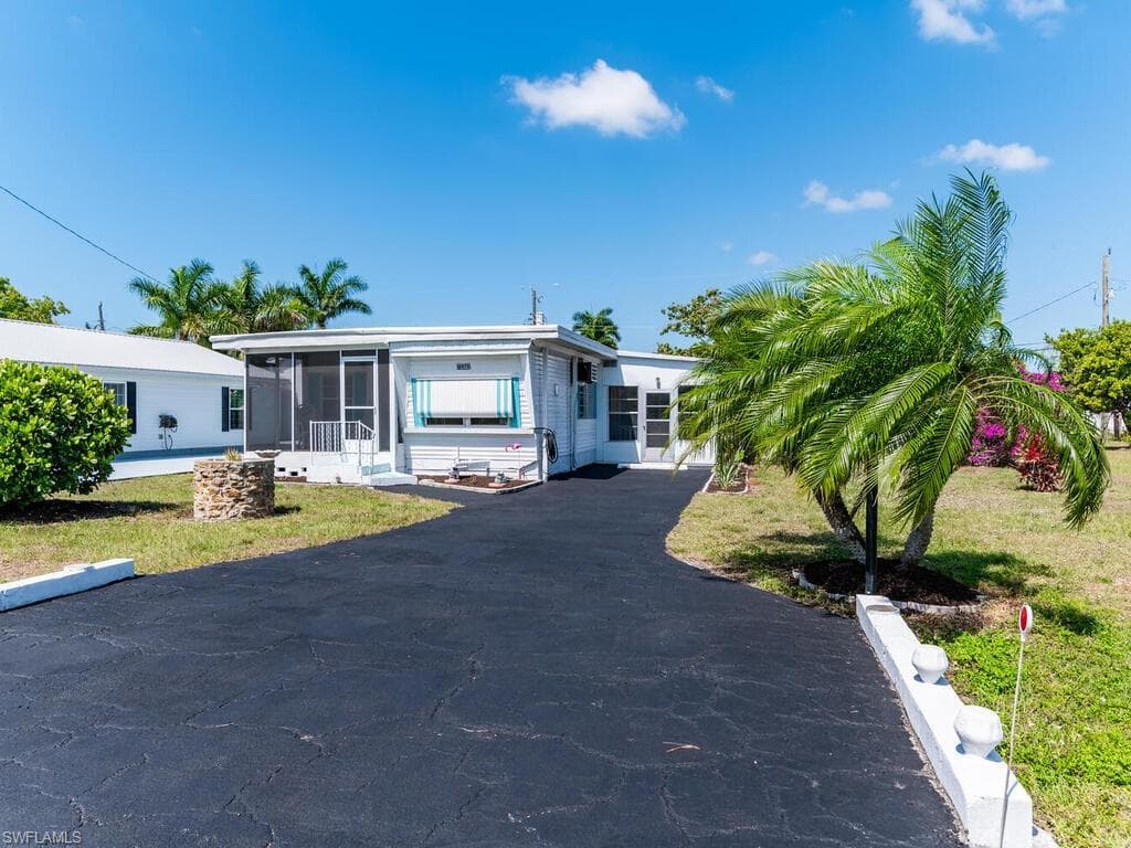 16070 Siesta DR FORT MYERS, FL 33908