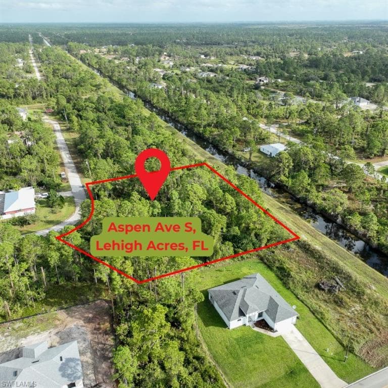 579 Aspen AVE S LEHIGH ACRES, FL 33974