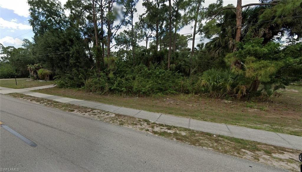 2103 E 6th ST LEHIGH ACRES, FL 33936