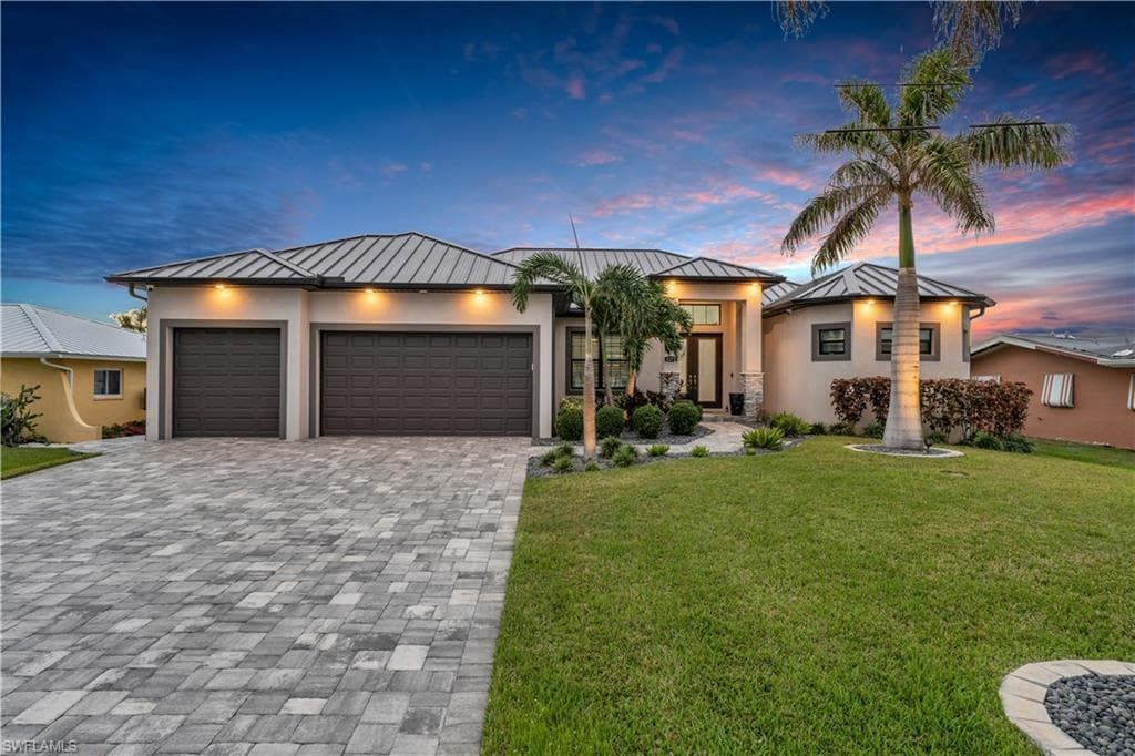 5272 Tamiami CT CAPE CORAL, FL 33904