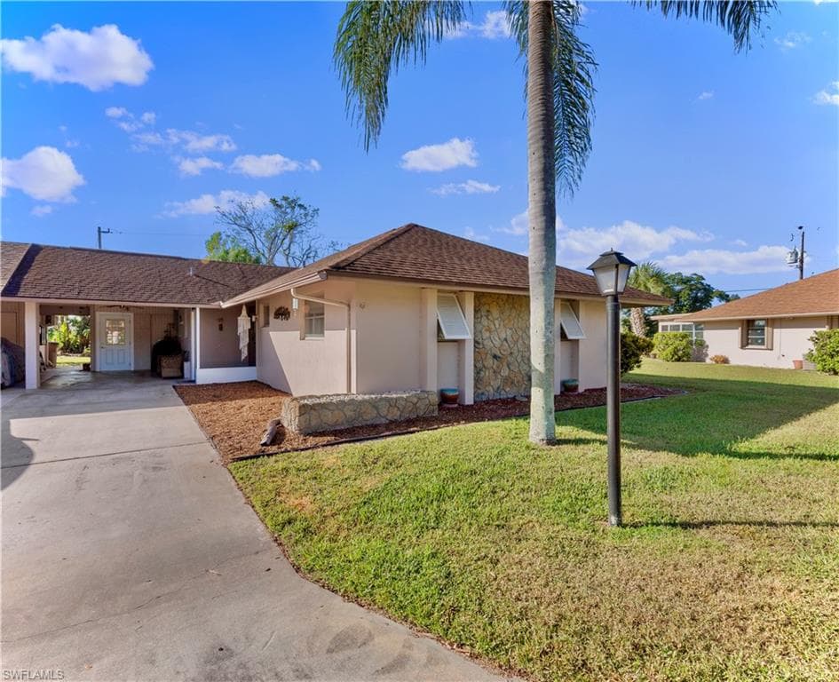 203 Oaklawn CT LEHIGH ACRES, FL 33936