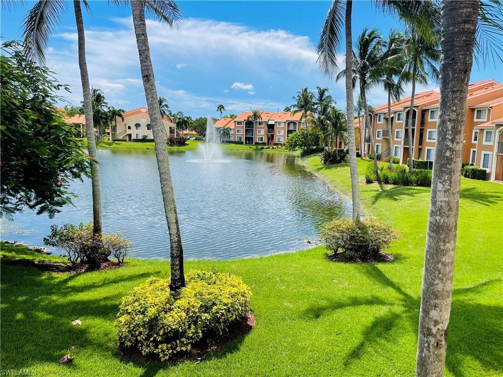 1265 Wildwood Lakes BLVD 204 NAPLES, FL 34104