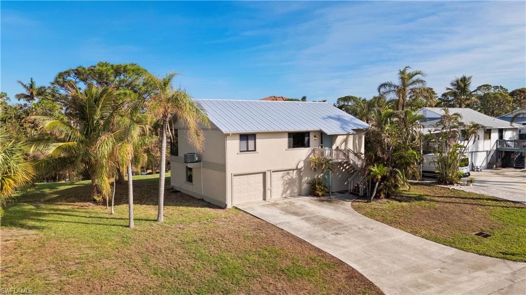 4748 Pembrooke LN BONITA SPRINGS, FL 34134