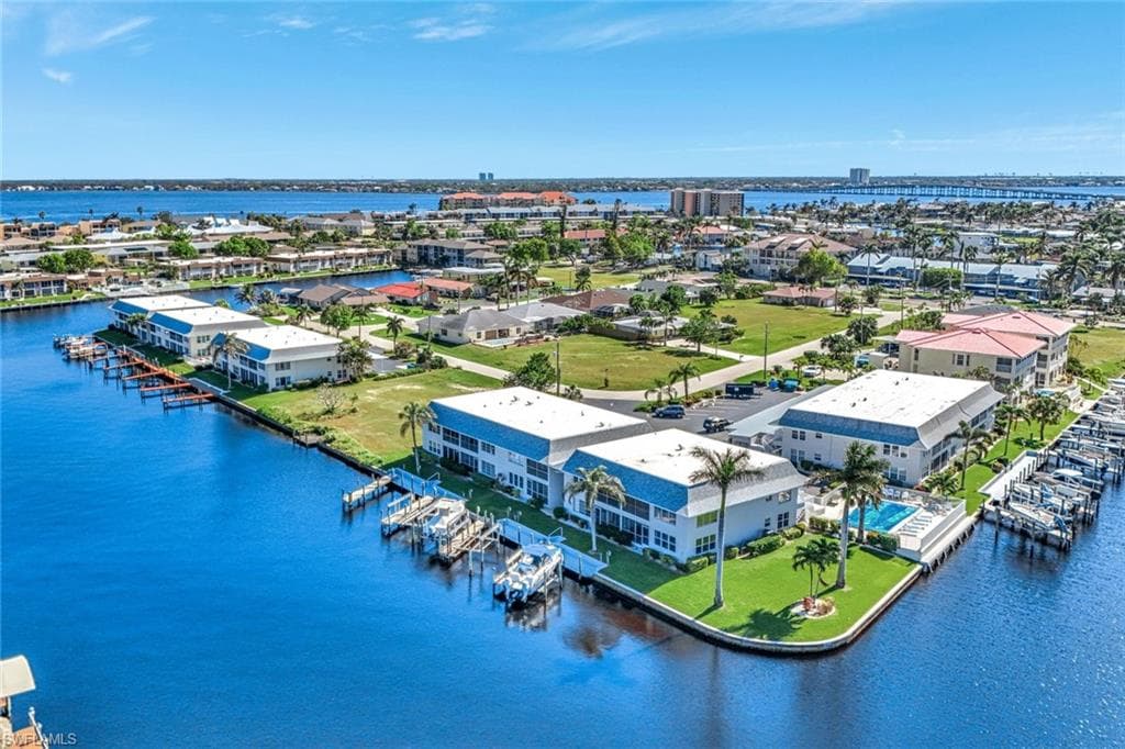 1807 SE 41st ST 2I CAPE CORAL, FL 33904