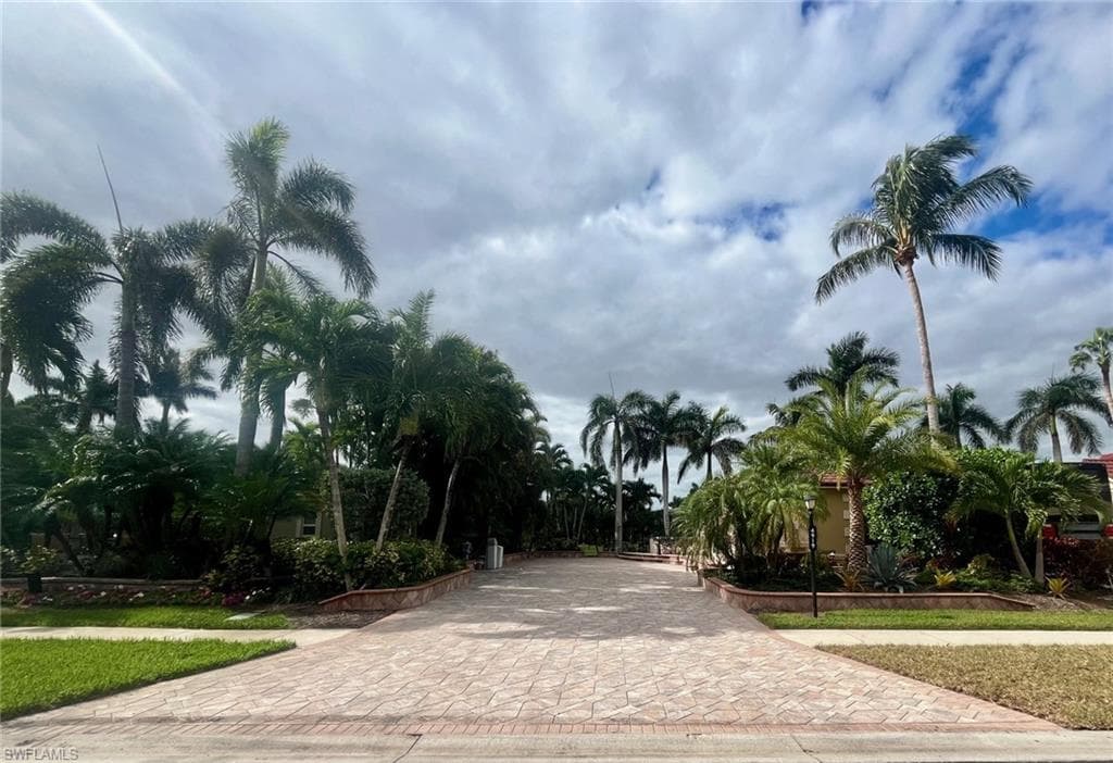4919 Coach LN NAPLES, FL 34114