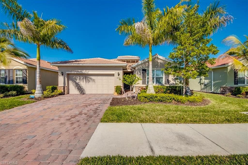4247 Dutchess Park RD FORT MYERS, FL 33916
