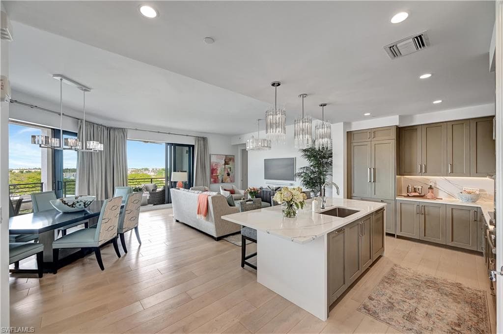 1115 Central AVE 551 NAPLES, FL 34102