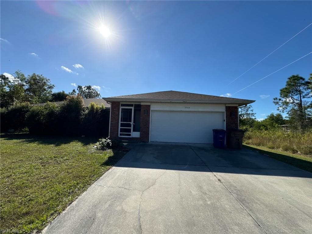 3904 E 3rd ST LEHIGH ACRES, FL 33936