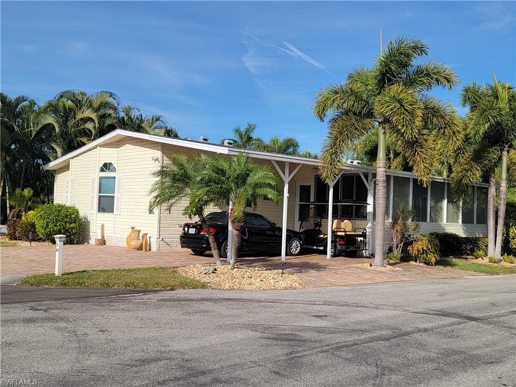 10099 Parkwood DR FORT MYERS, FL 33905