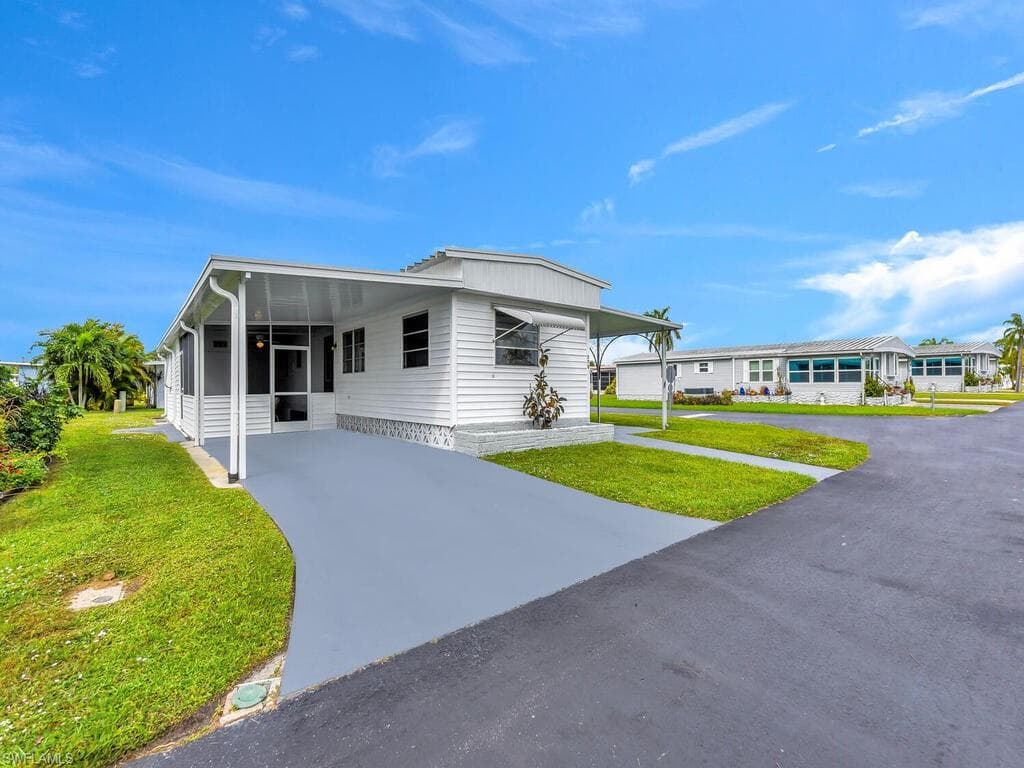 770 Roses LN NORTH FORT MYERS, FL 33917