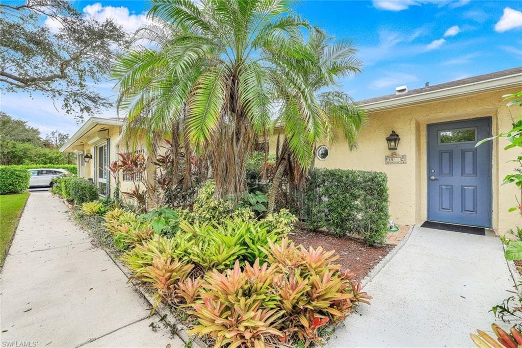 35 Glades BLVD 1502 NAPLES, FL 34112