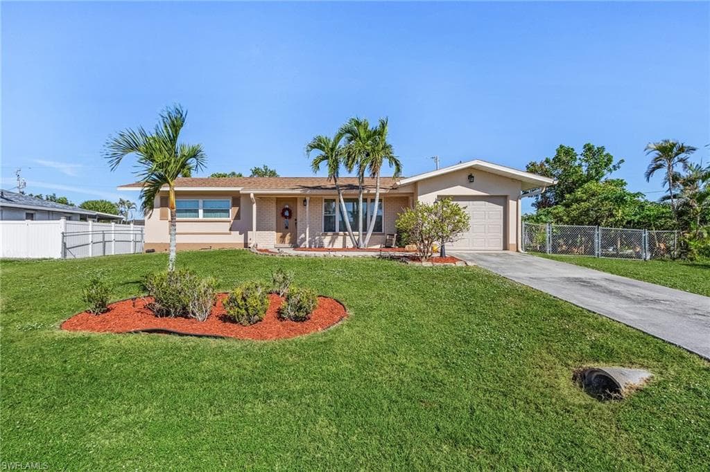 923 SE 18th ST CAPE CORAL, FL 33990