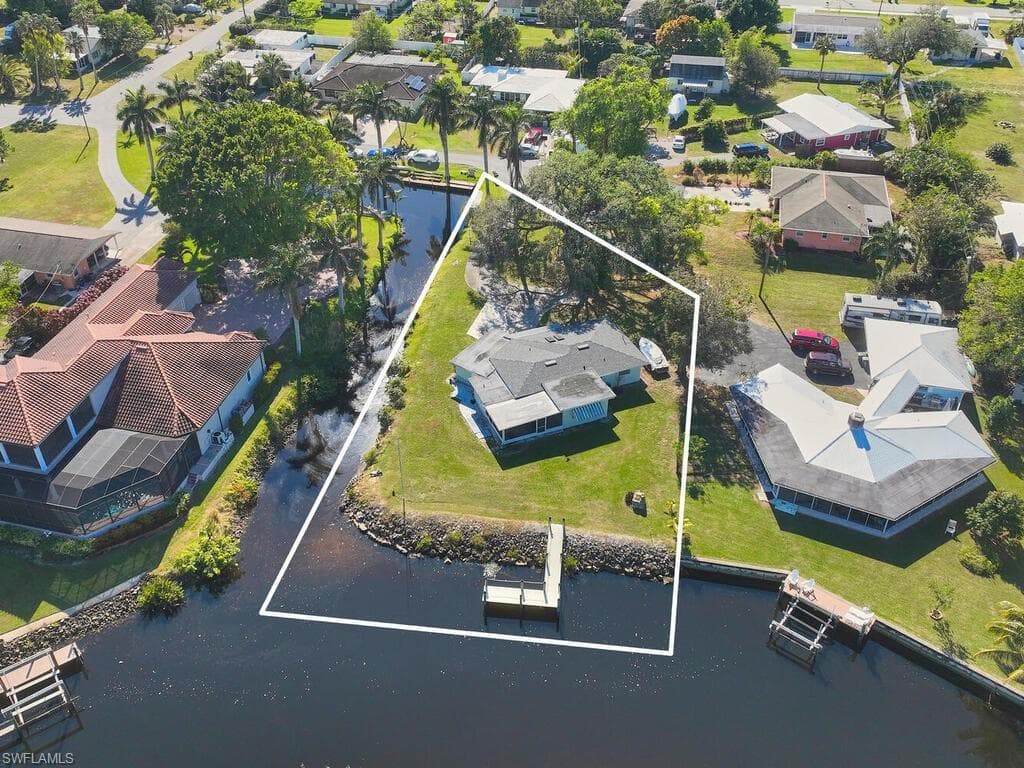 10151 Main DR BONITA SPRINGS, FL 34135