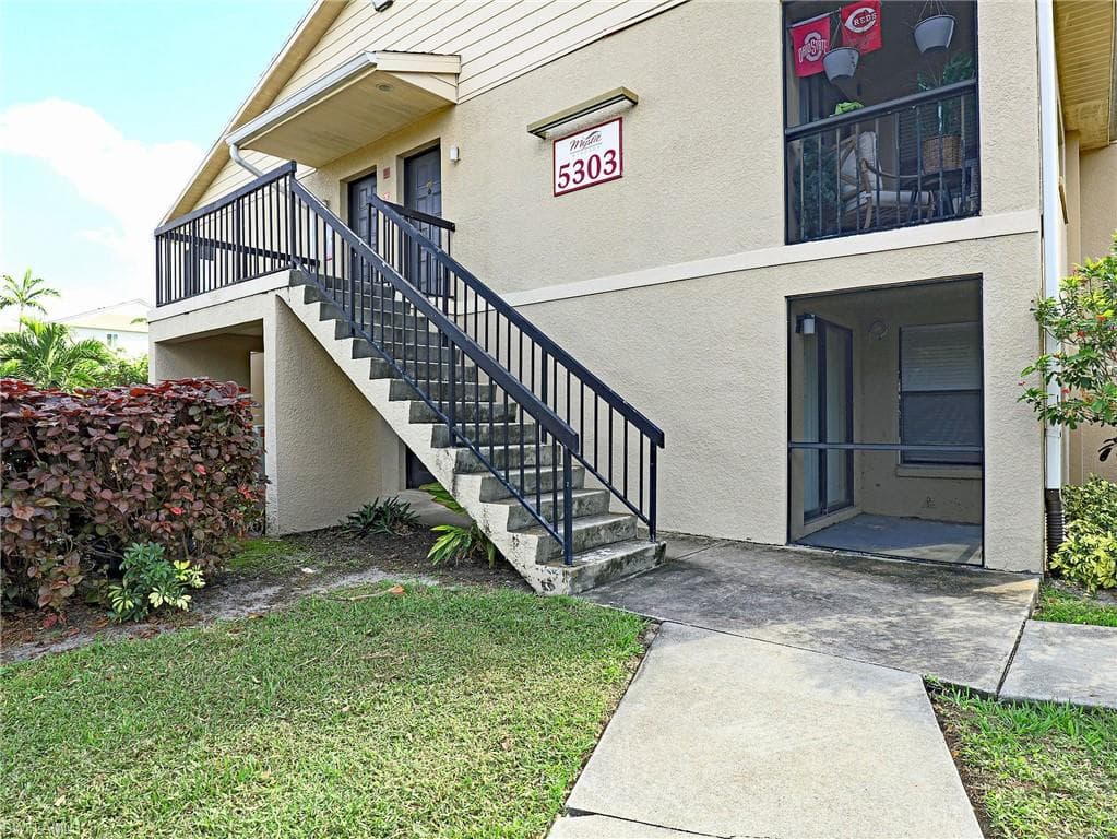 5303 Summerlin RD 301 FORT MYERS, FL 33919