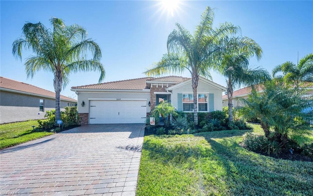 3269 Apple Blossom DR ALVA, FL 33920
