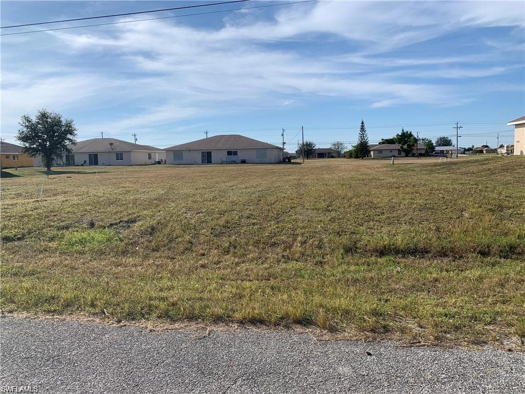 2104 NE 8th PL CAPE CORAL, FL 33909