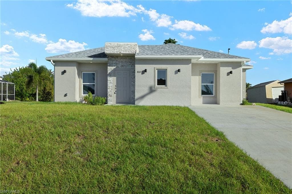 3722 12th ST W LEHIGH ACRES, FL 33971
