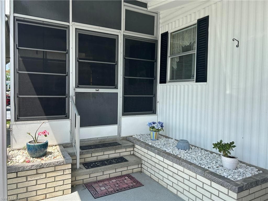 3162 Glenbrook DR NORTH FORT MYERS, FL 33917
