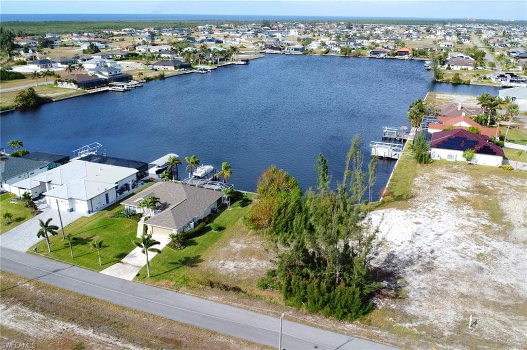 4323 28th ST CAPE CORAL, FL 33993