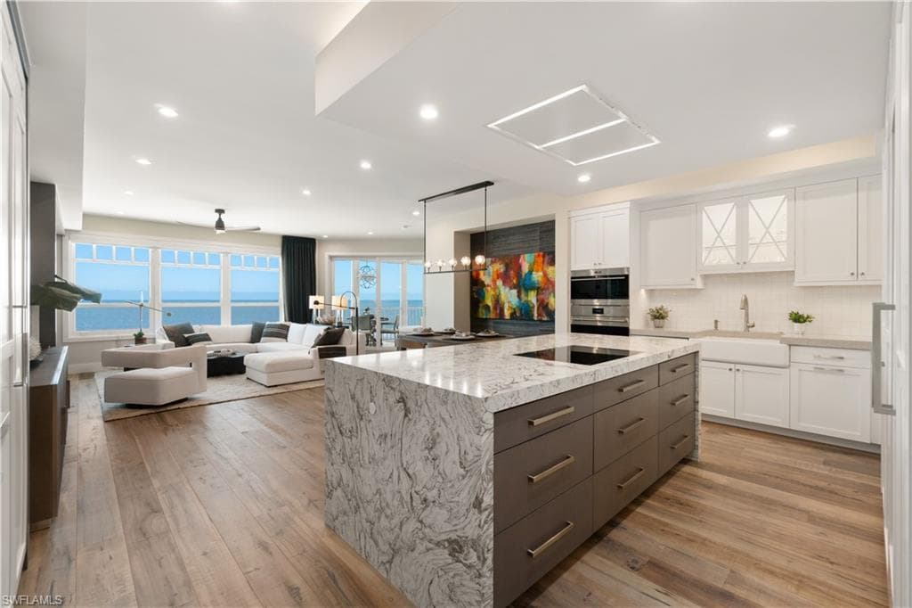 255 Barefoot Beach BLVD 402 BONITA SPRINGS, FL 34134