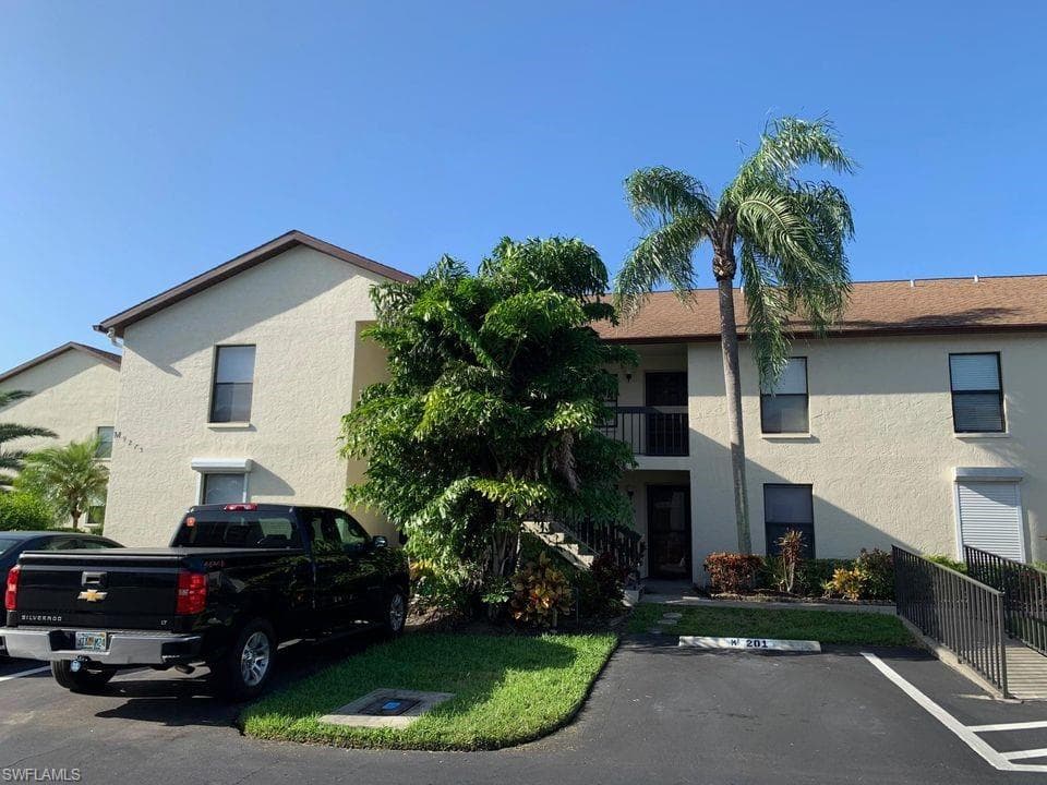 9275 Lake Park DR 201 FORT MYERS, FL 33919