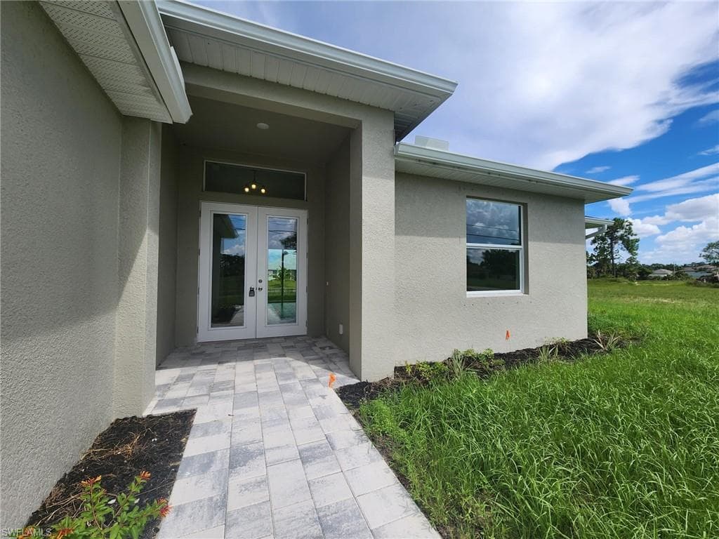 207 NW 24th TER CAPE CORAL, FL 33993