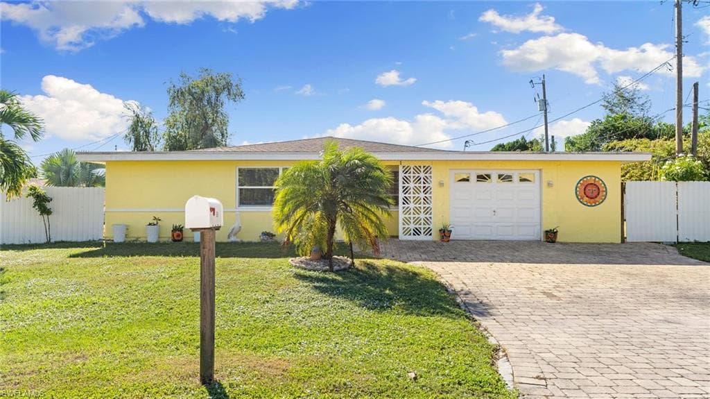 908 Jasmine RD LEHIGH ACRES, FL 33936