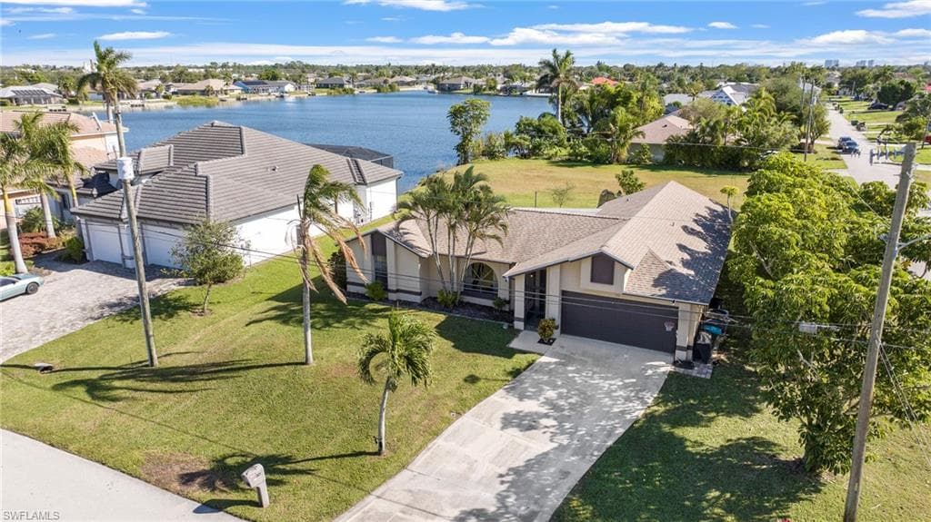 301 NE 19th PL CAPE CORAL, FL 33909