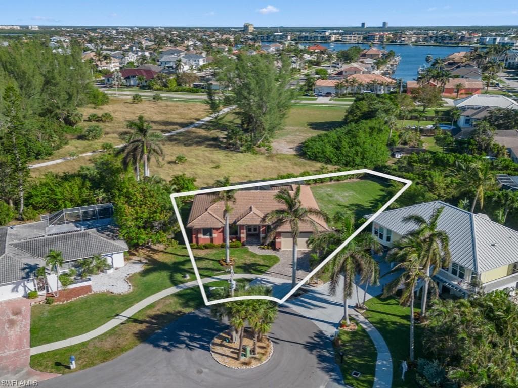 671 Diplomat CT MARCO ISLAND, FL 34145