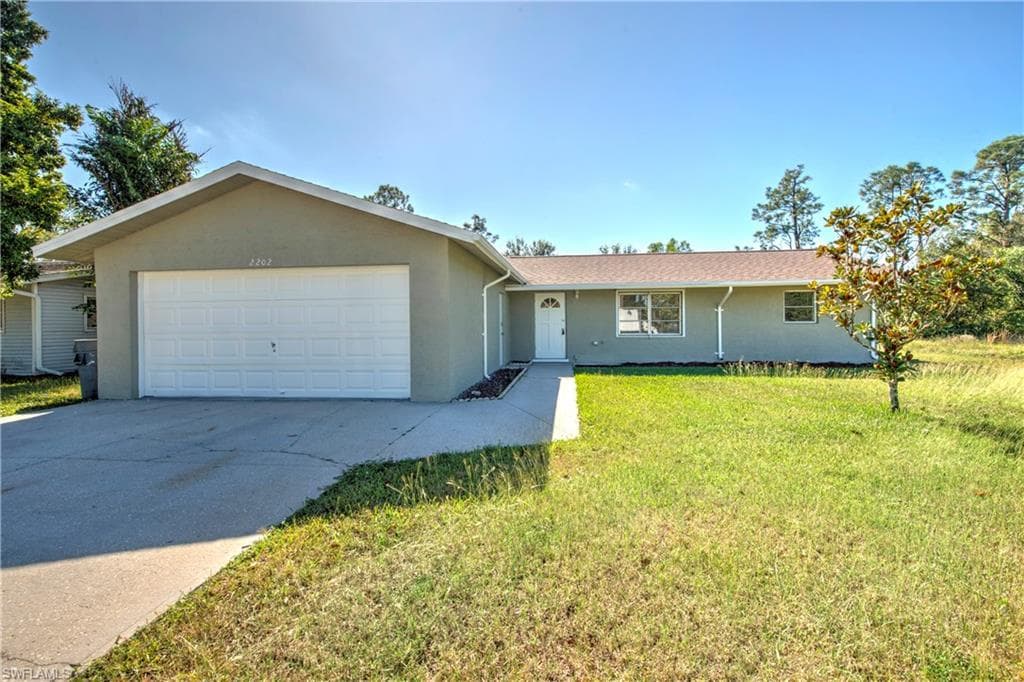 2202 Wyandotte AVE ALVA, FL 33920