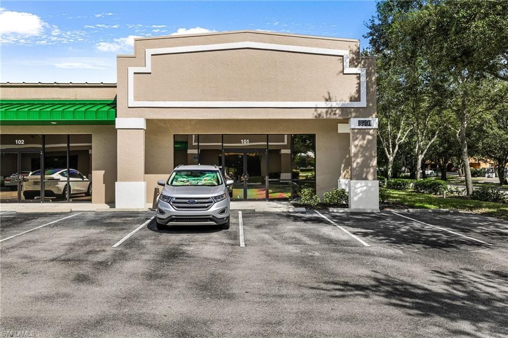 8991 Daniels Center DR 101 and #107 FORT MYERS, FL 33912