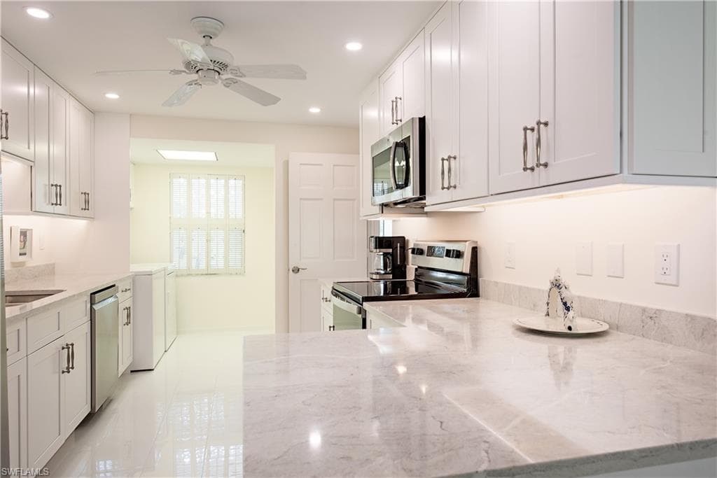 4155 Crayton RD 109 NAPLES, FL 34103