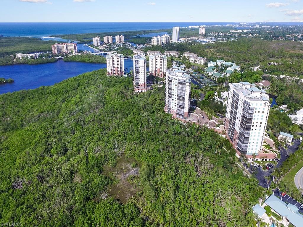 455 Cove Tower DR 903 NAPLES, FL 34110