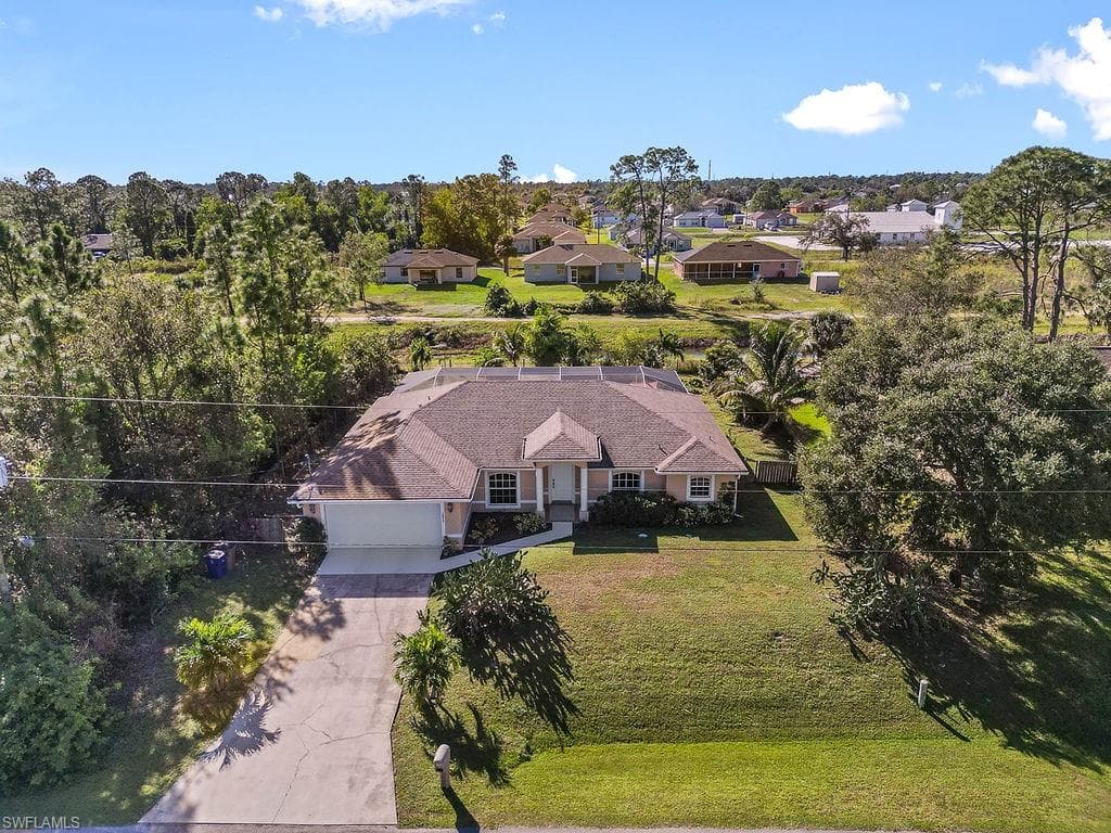 3823 17th ST W LEHIGH ACRES, FL 33971