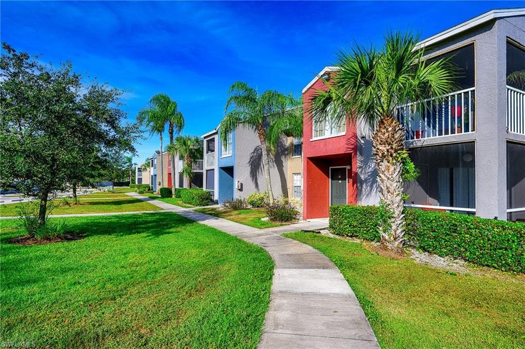 108 Santa Clara DR 10 NAPLES, FL 34104