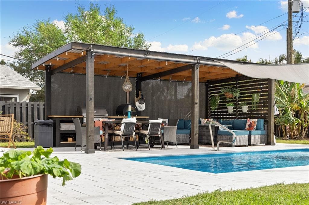 28 1st ST BONITA SPRINGS, FL 34134