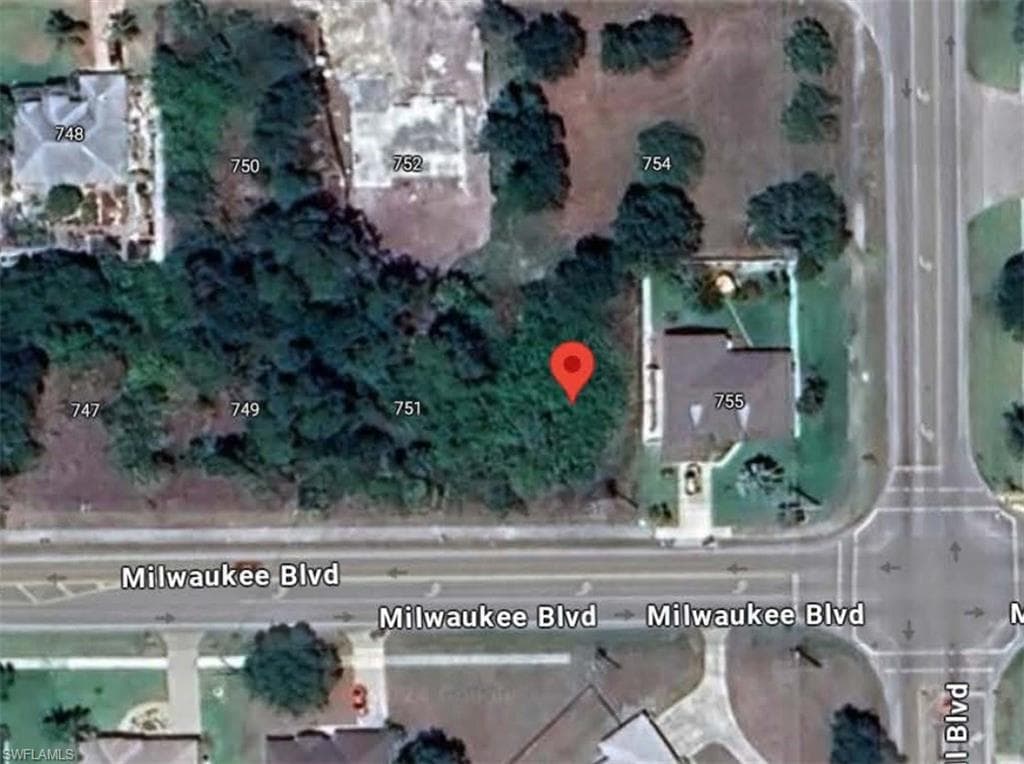 753 Milwaukee BLVD LEHIGH ACRES, FL 33974