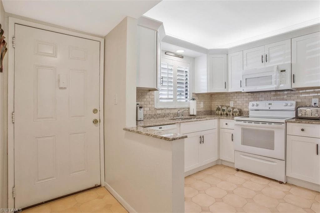 4238 27th CT SW 102 NAPLES, FL 34116