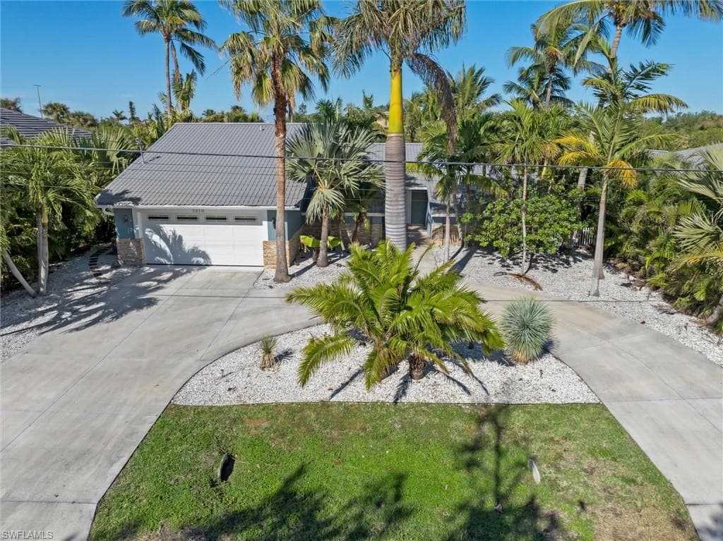 1919 Everest PKWY CAPE CORAL, FL 33904