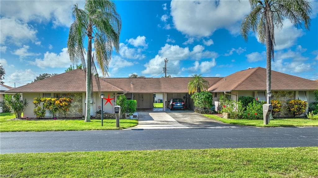 281 Rosewood CT LEHIGH ACRES, FL 33936