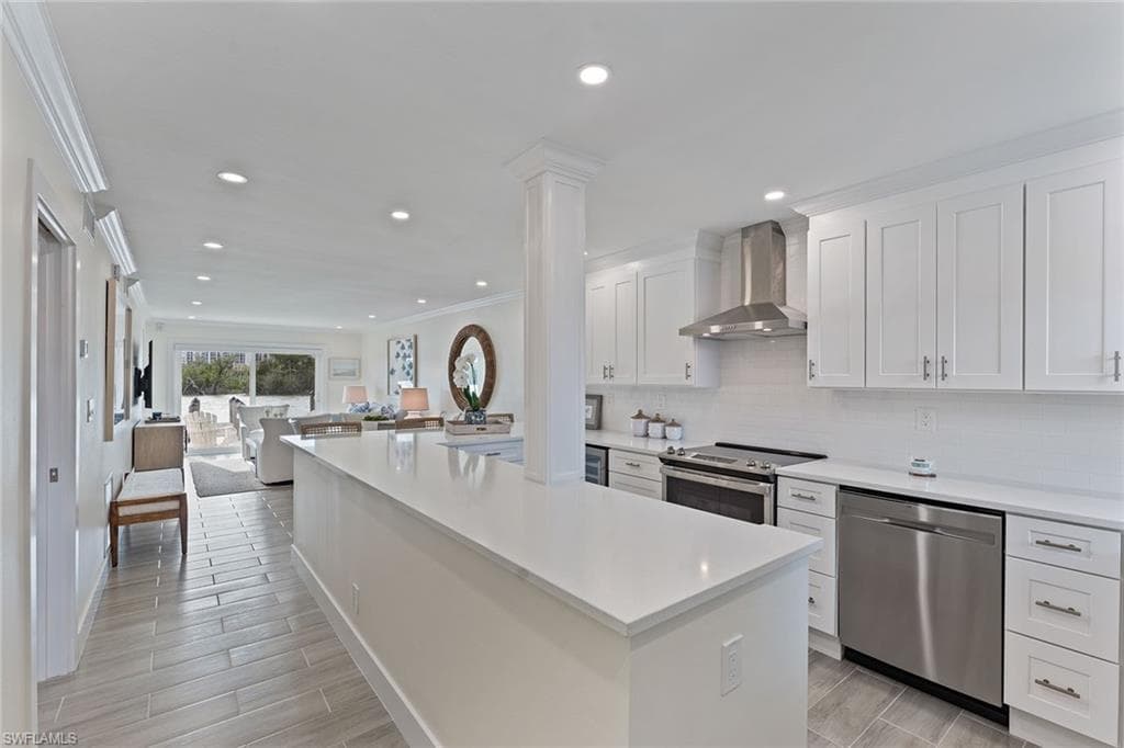 1208 Edington PL E103 MARCO ISLAND, FL 34145