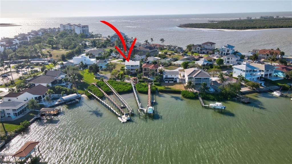 86 Dolphin CIR NAPLES, FL 34113