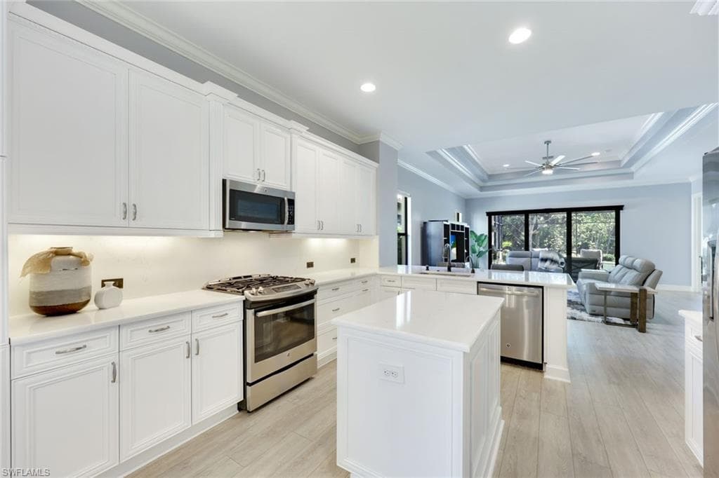 6592 Roma WAY NAPLES, FL 34113