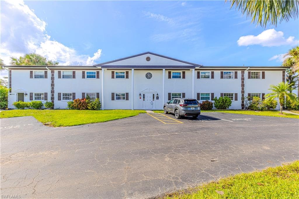7043 New Post DR 7 NORTH FORT MYERS, FL 33917