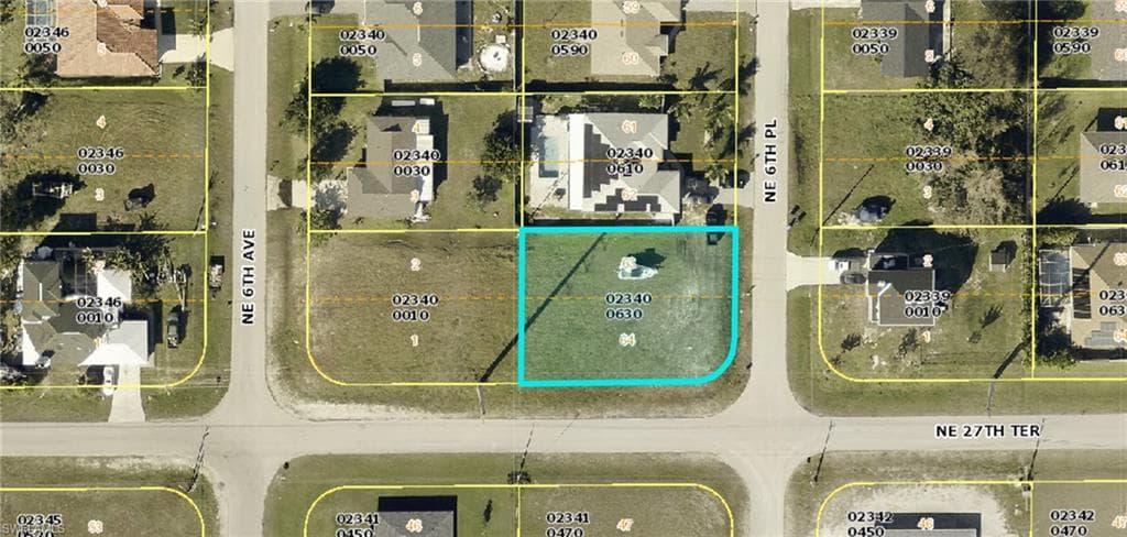 2720 NE 6th PL CAPE CORAL, FL 33909