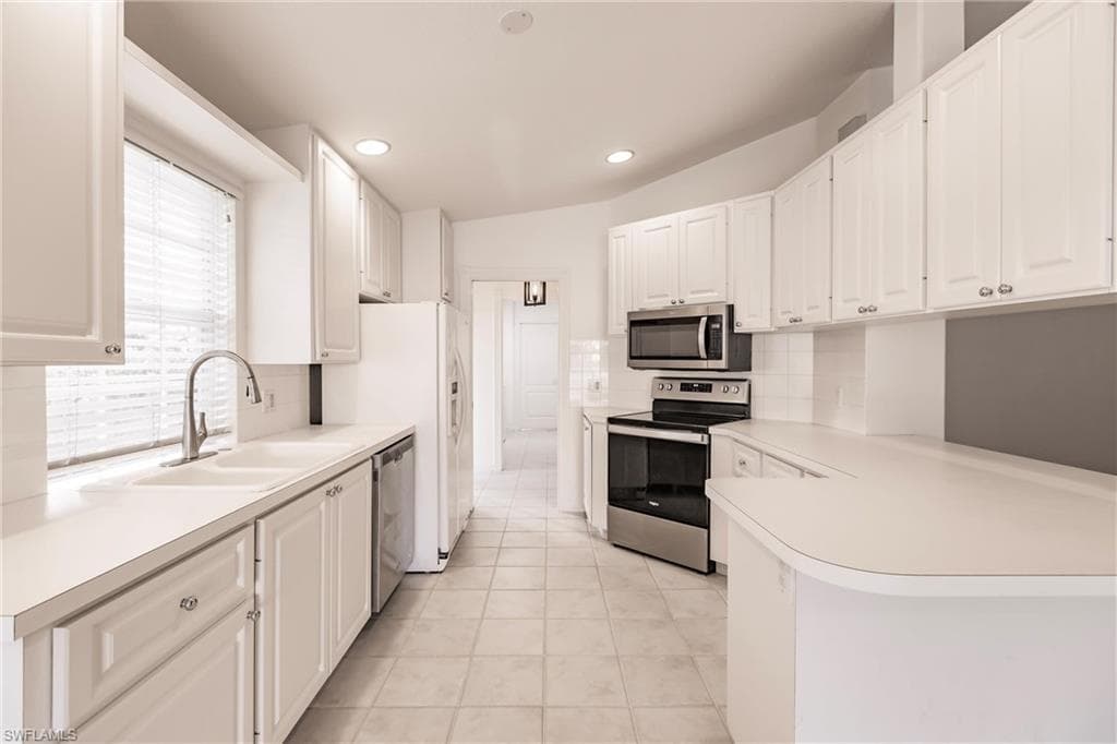 4747 San Carlo CT NAPLES, FL 34109