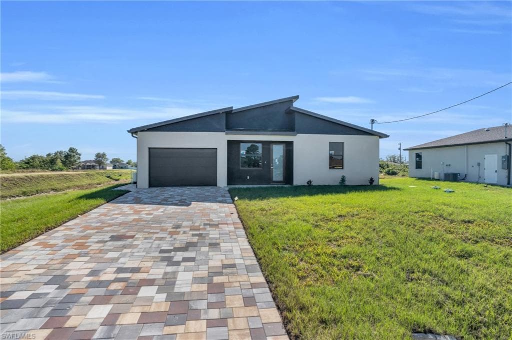 3701 18th ST SW LEHIGH ACRES, FL 33976