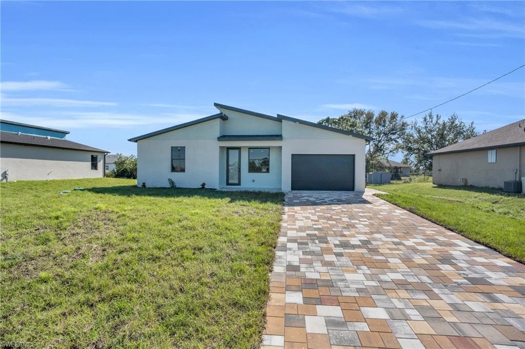 3703 18th ST SW LEHIGH ACRES, FL 33976